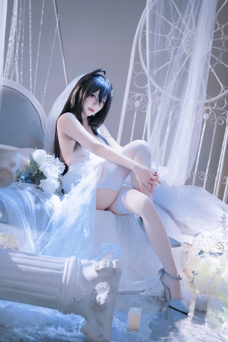 是一只熊仔《大凤花嫁》主题写真：53张全套美图