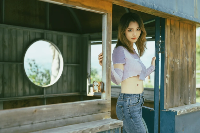 桃良阿宅《游玩》主题写真：9张全套美图