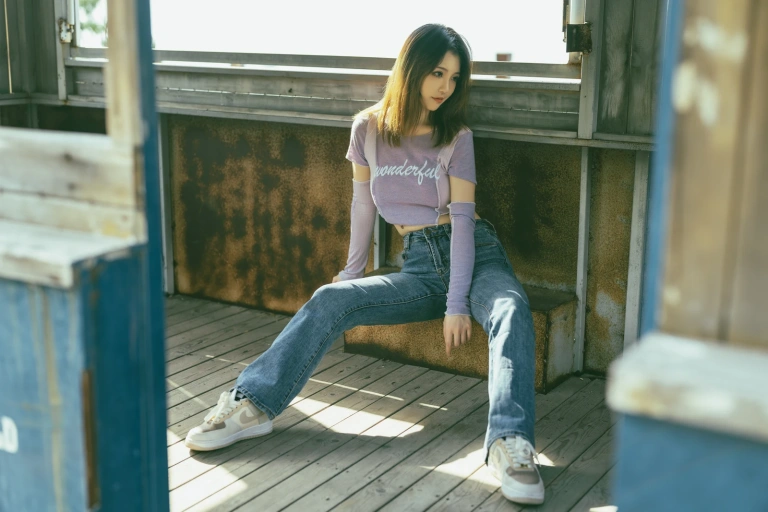 桃良阿宅《游玩》主题写真：9张全套美图