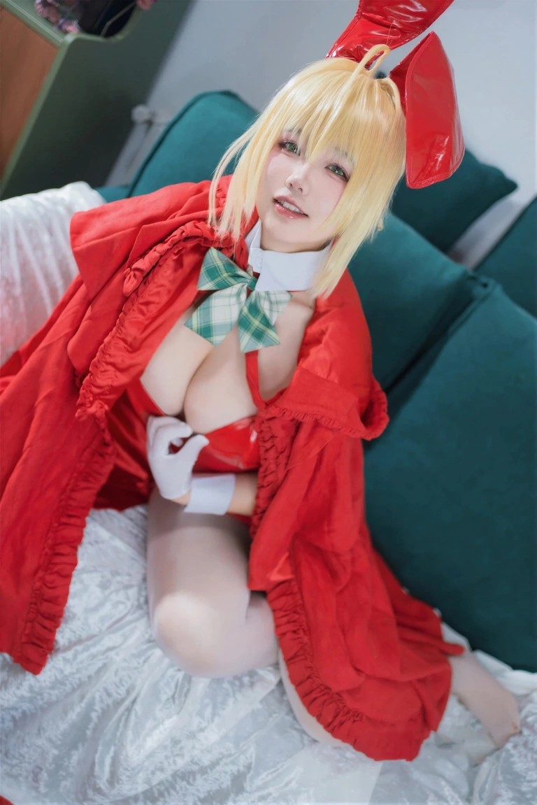 阿半今天很开心《FGO 尼禄圣诞节》主题写真：71张全套美图