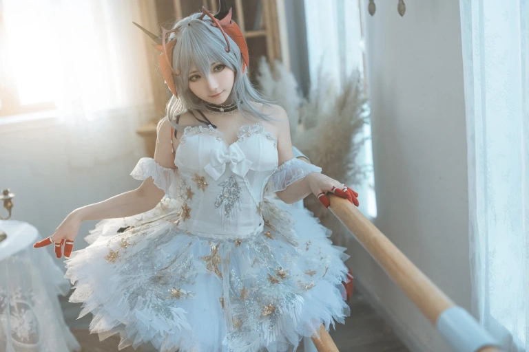 是三不是世《明日方舟 W芭蕾》主题写真：27张全套美图