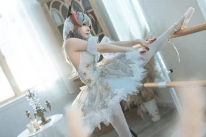 是三不是世《明日方舟 W芭蕾》主题写真：27张全套美图