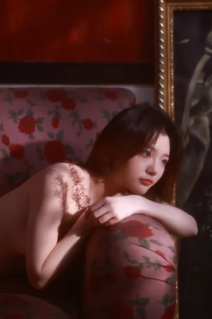 桃良阿宅《红桃》主题写真：13张全套美图