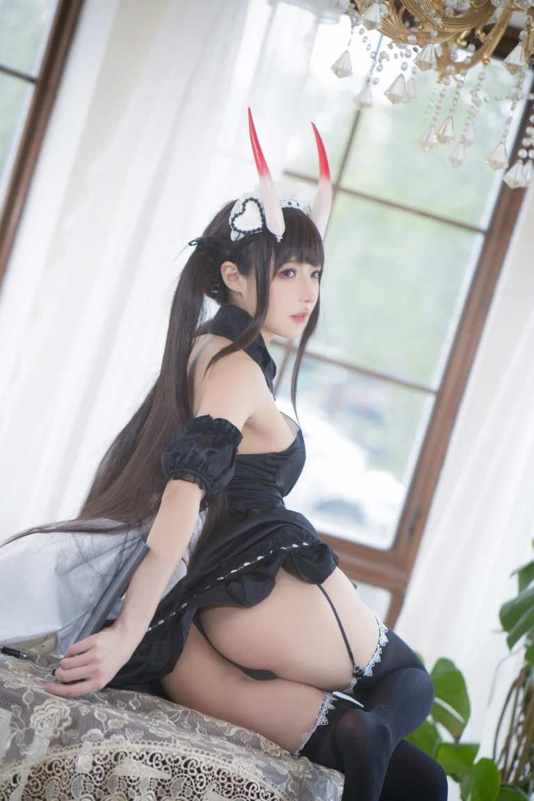 阿包也是兔娘《2022.01月舰长图包 能代女仆》主题写真：23张全套美图