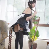 阿包也是兔娘《2022.01月舰长图包 能代女仆》主题写真：23张全套美图
