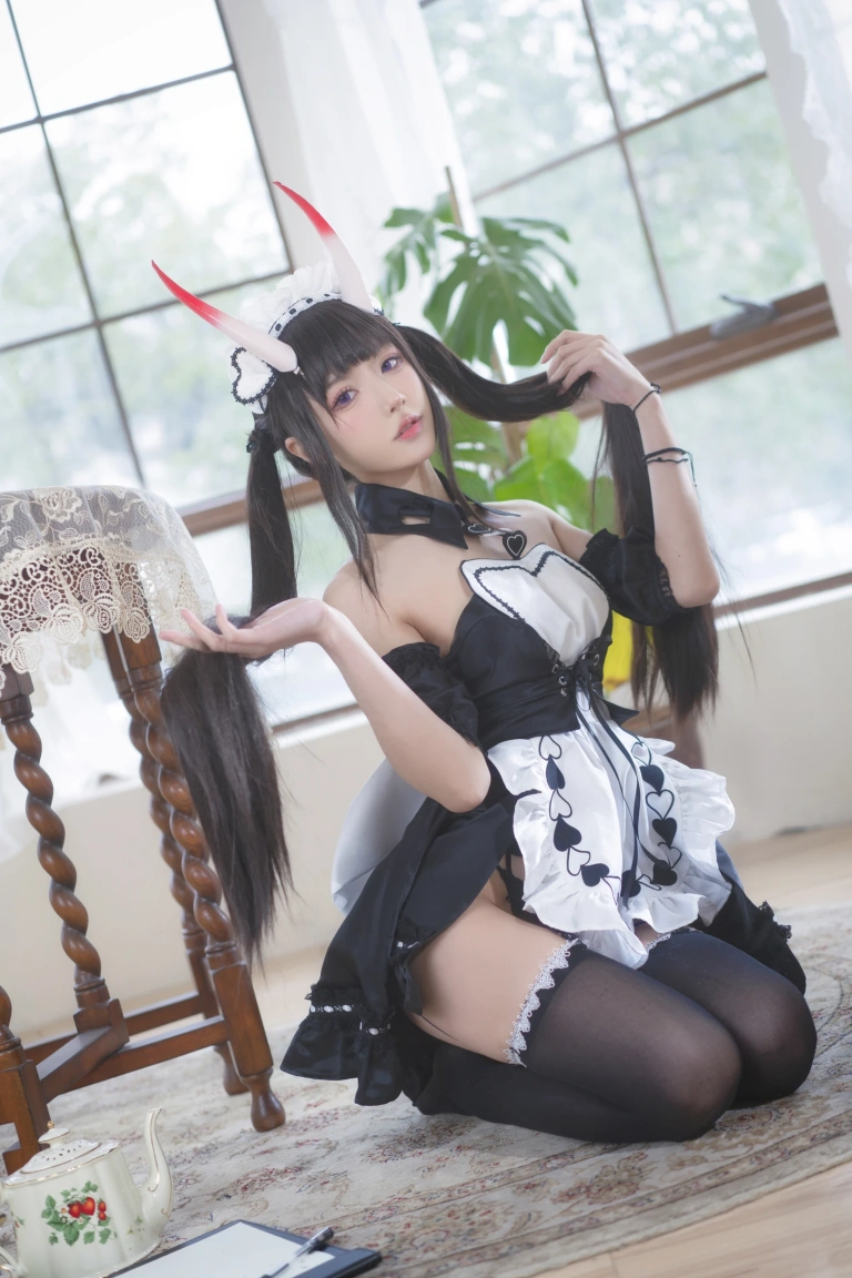 阿包也是兔娘《2022.01月舰长图包 能代女仆》主题写真：23张全套美图
