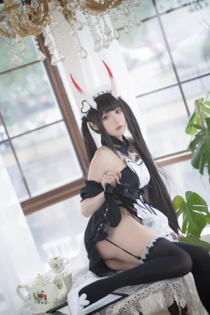 阿包也是兔娘《2022.01月舰长图包 能代女仆》主题写真：23张全套美图