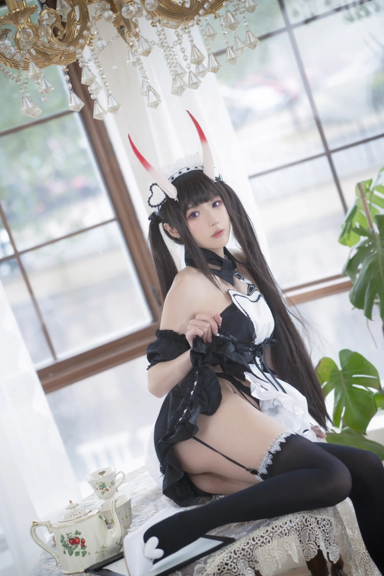 阿包也是兔娘《2022.01月舰长图包 能代女仆》主题写真：23张全套美图