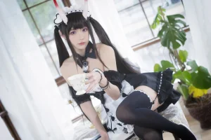阿包也是兔娘《2022.01月舰长图包 能代女仆》主题写真：23张全套美图