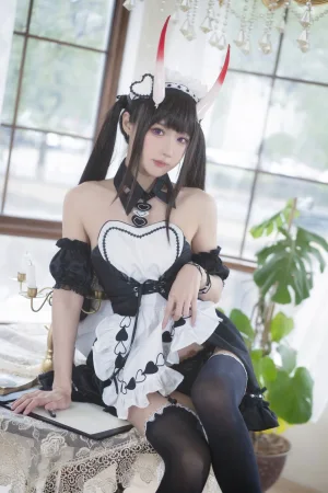 阿包也是兔娘《2022.01月舰长图包 能代女仆》主题写真：23张全套美图