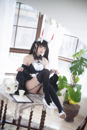 阿包也是兔娘《2022.01月舰长图包 能代女仆》主题写真：23张全套美图