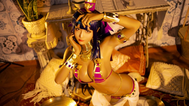 星之迟迟《特里奥姬》主题写真：20张全套美图