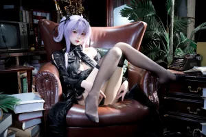 九柒喵《水母》主题写真：26张全套美图
