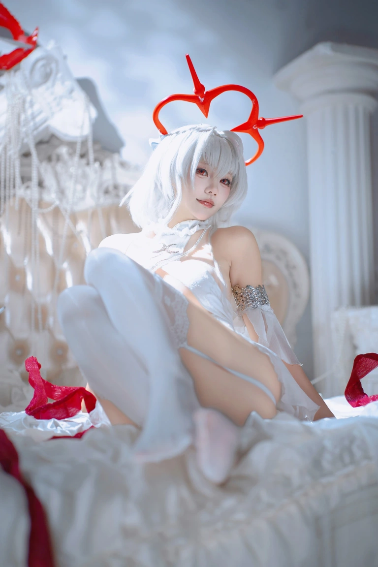 是一只熊仔《碧蓝航线 珍珠号·魔堡中的堕天使》主题写真：40张全套美图