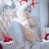 是一只熊仔《碧蓝航线 珍珠号·魔堡中的堕天使》主题写真：40张全套美图