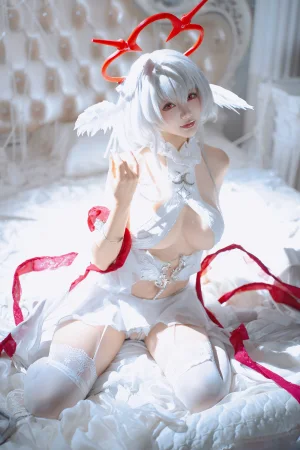 是一只熊仔《碧蓝航线 珍珠号·魔堡中的堕天使》主题写真：40张全套美图