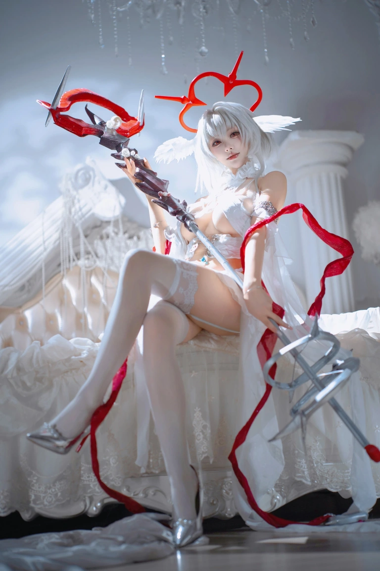 是一只熊仔《碧蓝航线 珍珠号·魔堡中的堕天使》主题写真：40张全套美图