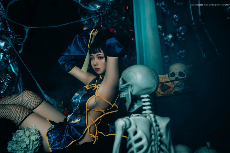 皮皮奶《僵尸少女》主题写真：43张全套美图