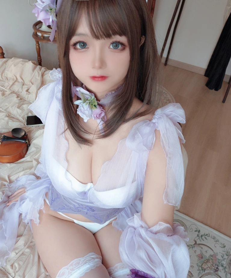 日奈娇(椎名莜)《睡美人自拍》主题写真：50张全套美图