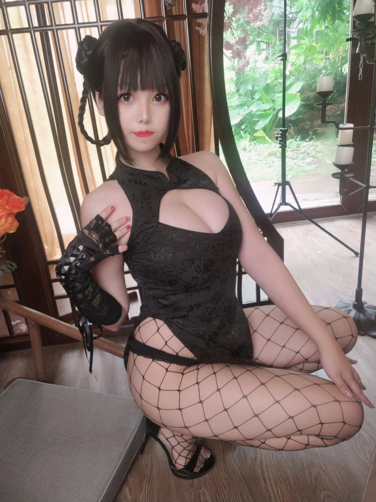 蜜汁猫裘《皮衣舞娘》主题写真：45张全套美图，含7个视频