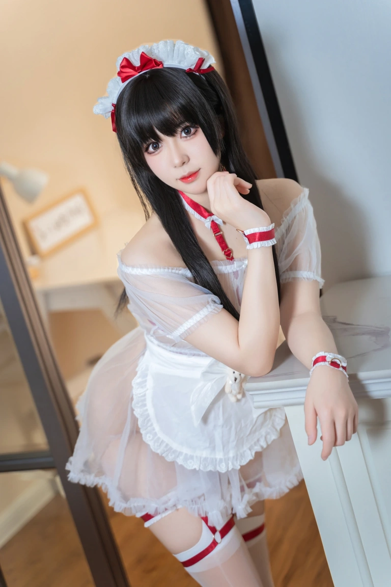 虎森森《熊熊女仆》主题写真：50张全套美图