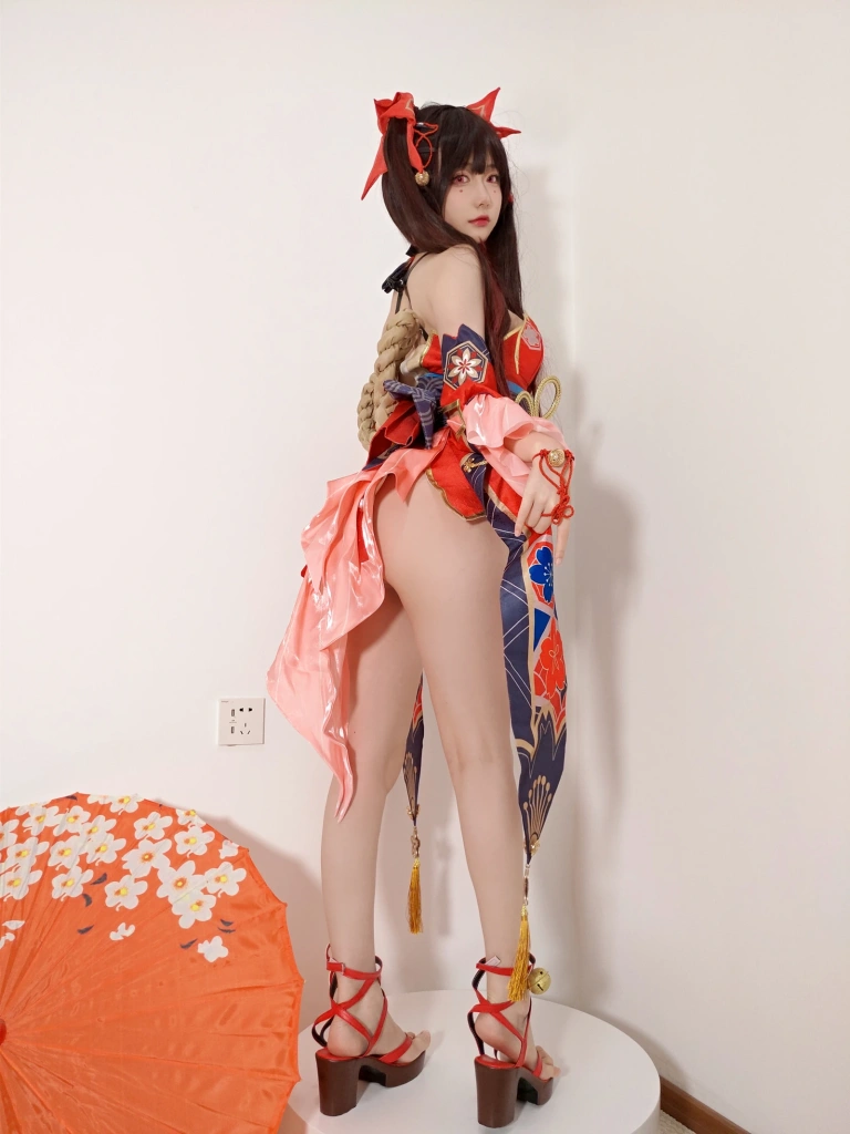 迷之呆梨《自撮り写真 花火》主题写真：66张全套美图，含3个视频