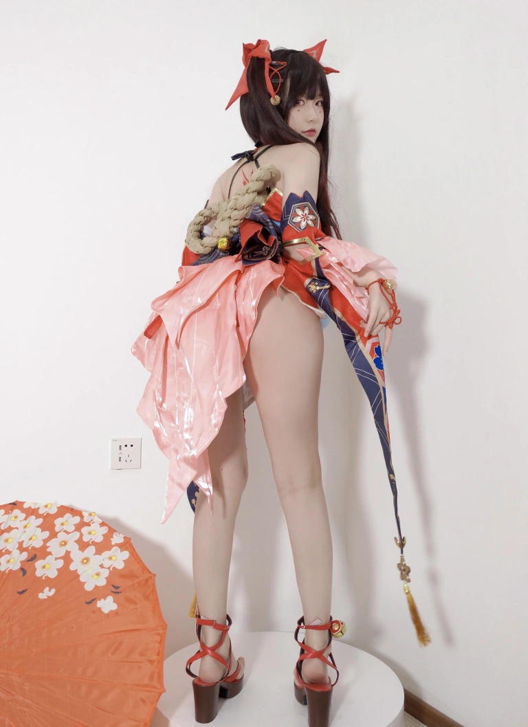 迷之呆梨《自撮り写真 花火》主题写真：66张全套美图，含3个视频