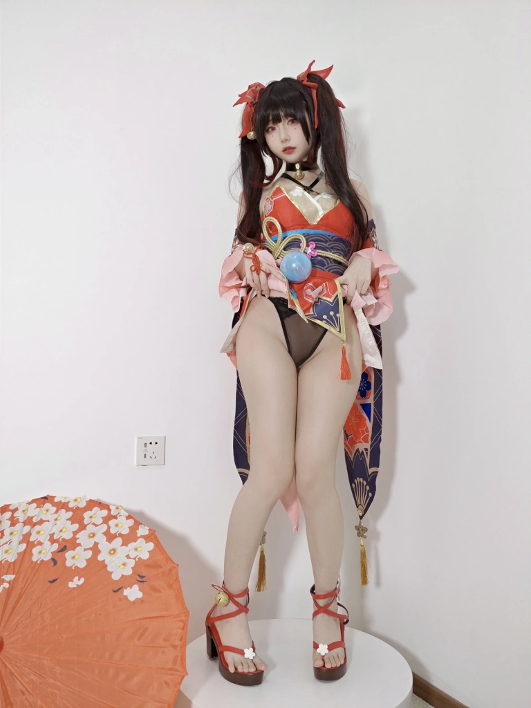迷之呆梨《自撮り写真 花火》主题写真：66张全套美图，含3个视频