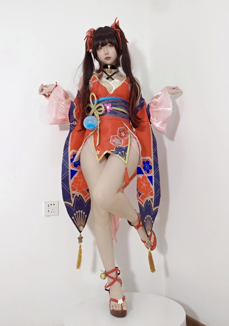 迷之呆梨《自撮り写真 花火》主题写真：66张全套美图，含3个视频