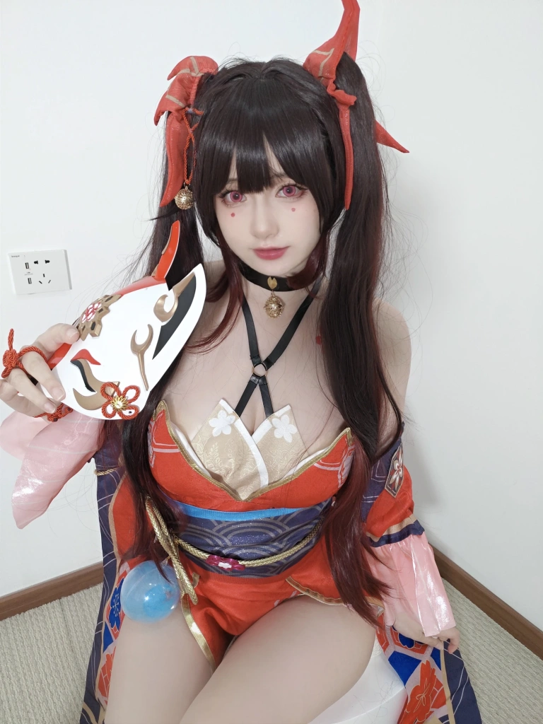 迷之呆梨《自撮り写真 花火》主题写真：66张全套美图，含3个视频