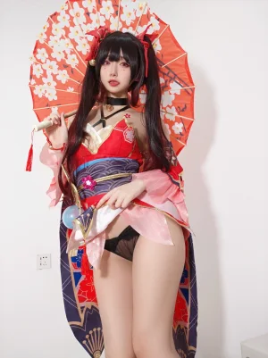 迷之呆梨《自撮り写真 花火》主题写真：66张全套美图，含3个视频