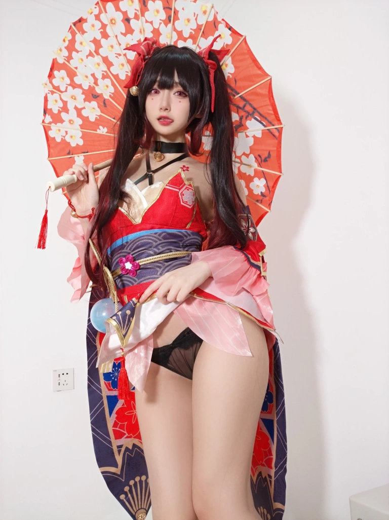 迷之呆梨《自撮り写真 花火》主题写真：66张全套美图，含3个视频