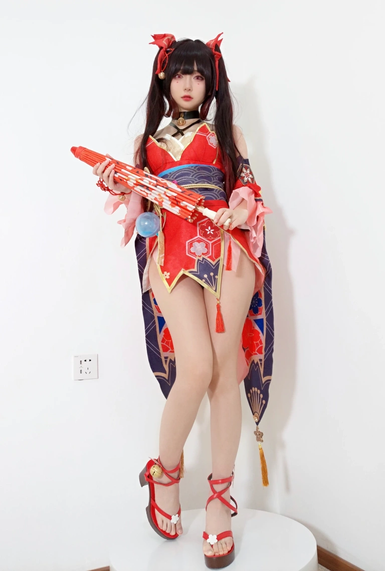 迷之呆梨《自撮り写真 花火》主题写真：66张全套美图，含3个视频