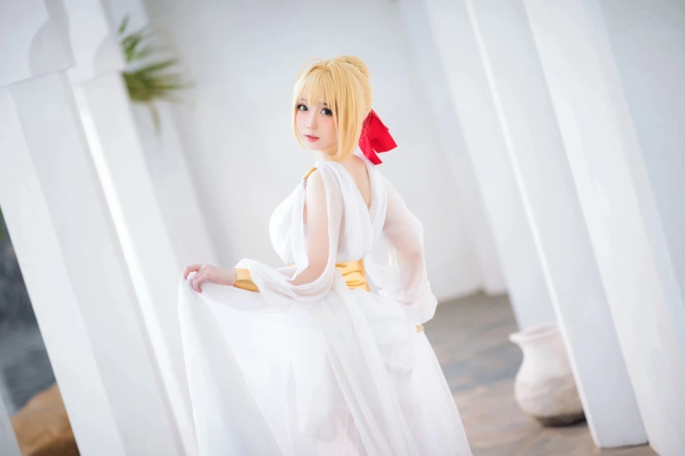焖焖碳《FGO 尼禄礼服》主题写真：27张全套美图