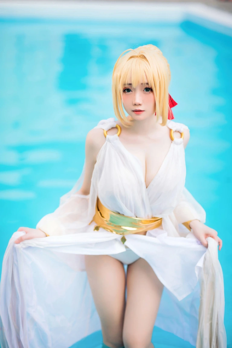 焖焖碳《FGO 尼禄礼服》主题写真：27张全套美图