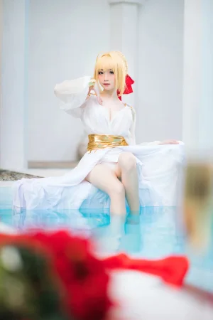焖焖碳《FGO 尼禄礼服》主题写真：27张全套美图
