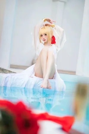 焖焖碳《FGO 尼禄礼服》主题写真：27张全套美图