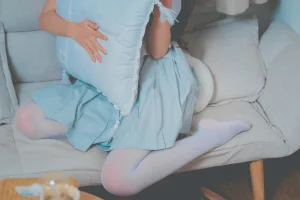 面饼仙儿《绿jk》主题写真：16张全套美图
