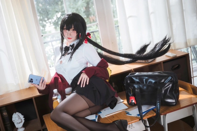 瓜希酱《大凤JK》主题写真：30张全套美图