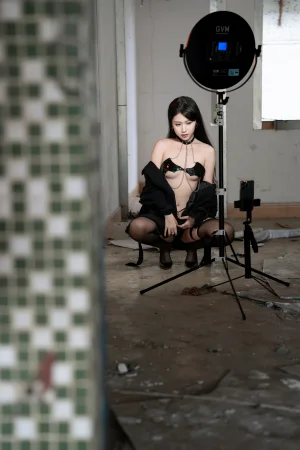 不呆猫《女同事》主题写真：116张全套美图，含1个视频