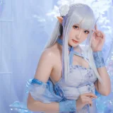 瓜希酱《爱蜜莉雅 水晶礼服》主题写真：28张全套美图