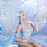瓜希酱《爱蜜莉雅 水晶礼服》主题写真：28张全套美图