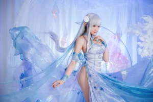 瓜希酱《爱蜜莉雅 水晶礼服》主题写真：28张全套美图