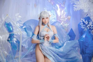 瓜希酱《爱蜜莉雅 水晶礼服》主题写真：28张全套美图