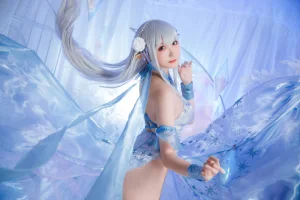 瓜希酱《爱蜜莉雅 水晶礼服》主题写真：28张全套美图