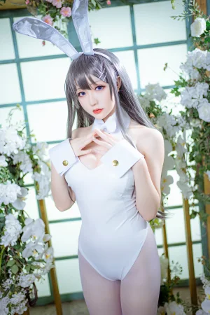 星之迟迟《樱岛麻衣兔女郎》主题写真：41张全套美图，含11个视频
