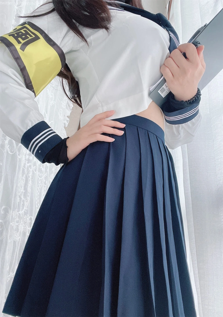 白烨《风纪委员》主题写真：60张全套美图