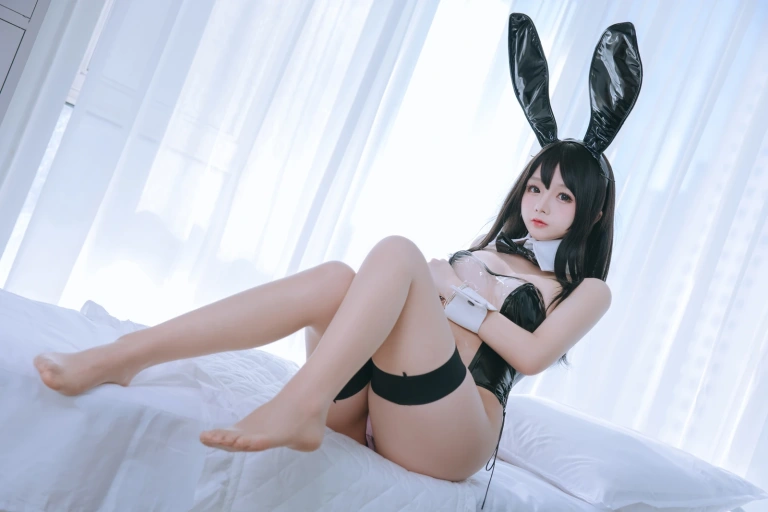 日奈娇(椎名莜)《透明兔女郎》主题写真：60张全套美图