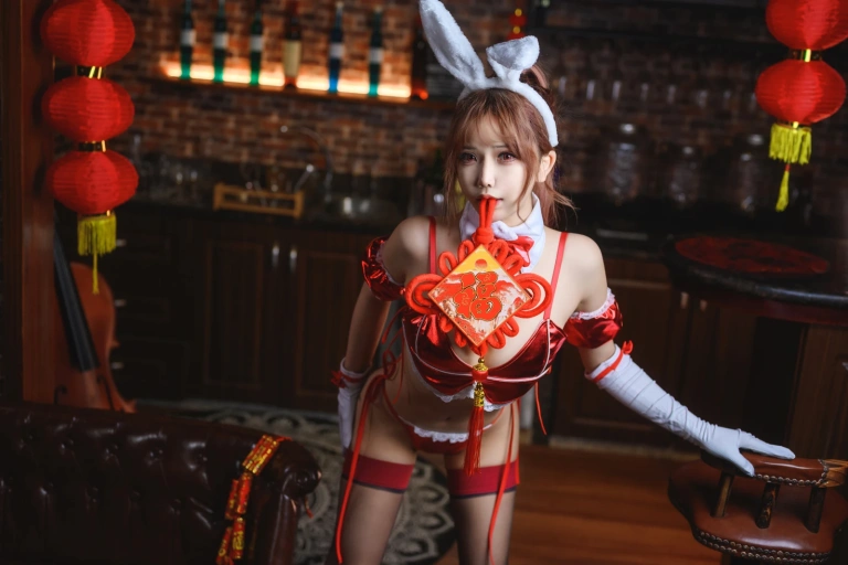 抱走莫子《兔色撩人》主题写真：60张全套美图，含20个视频