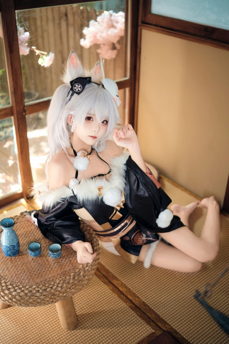 九柒喵《拉菲兔兔城主》主题写真：60张全套美图